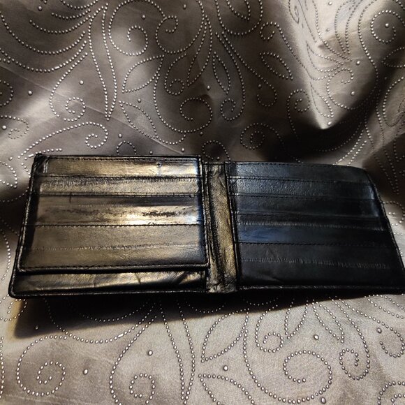 Genuine Eel Skin Black Pocket Bifold Wallet – Slim Design, 6 Card Slots - Picture 9 of 12